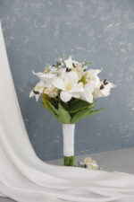 Islak Lale Gala Manolya Beyaz Gelin Buketi - Görsel 3