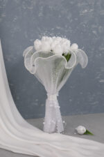 Islak Lale İncili Tüllü Beyaz Gelin Buketi - Görsel 3