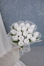 Islak Lale İncili Tüllü Beyaz Gelin Buketi - Görsel 4
