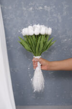 İncili Püsküllü Islak Lale Gelin Buketi - Görsel 2